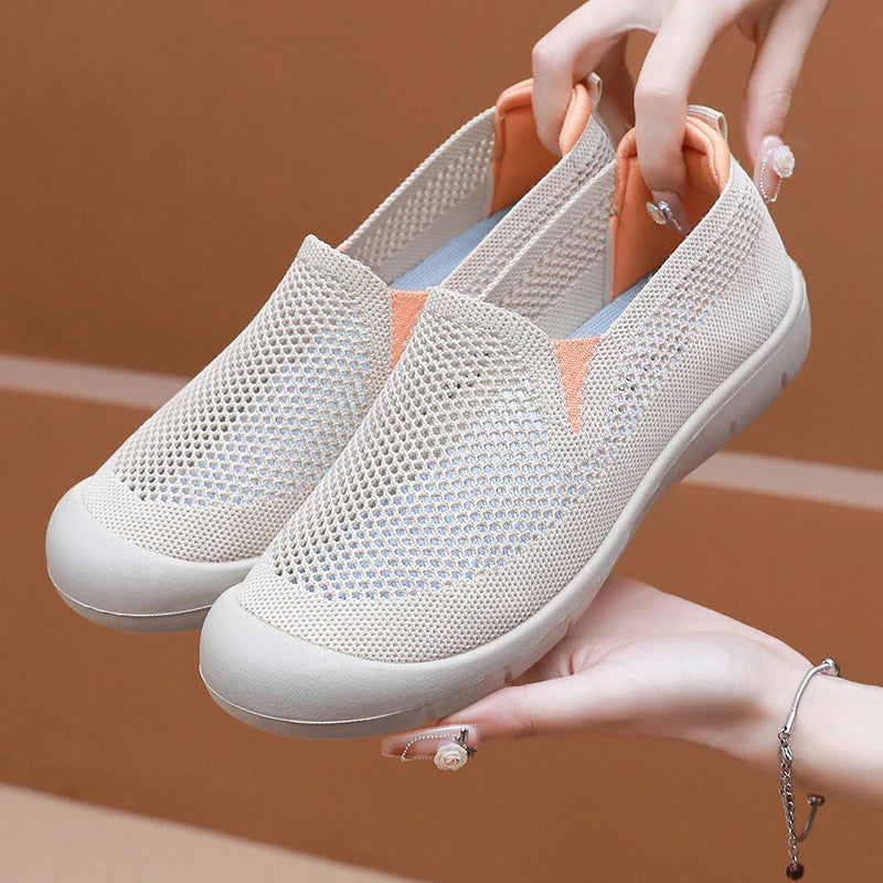 Women's casual shoes are lightweight, non slip,
